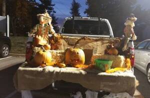 Carousel image 62f6b212913fd7003218 childrens corner trunk or treat scarecrow