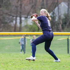 Carousel image cf6b991f334defde886e chssoftball 7