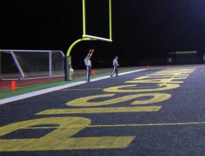 Carousel image f8687c hiefs ootball nd one