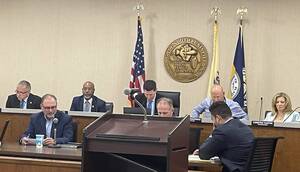 Carousel image 176dcfab91a56e5ab49f council meeting