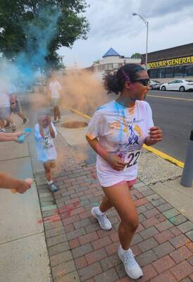 Carousel image d9655c5abddc3772be70 color run  3