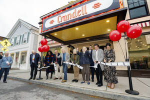 Carousel image b9edf5df3ff2155e2f04 crandell ribbon cutting 21