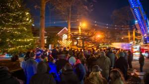 Carousel image bcfd73ce0fee54c3936a cranford menorah lighting 16