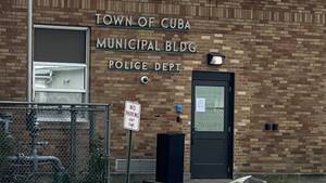 Carousel image 57e1869630b134baf983 cuba police