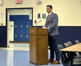 Carousel image b81621 rett urtis