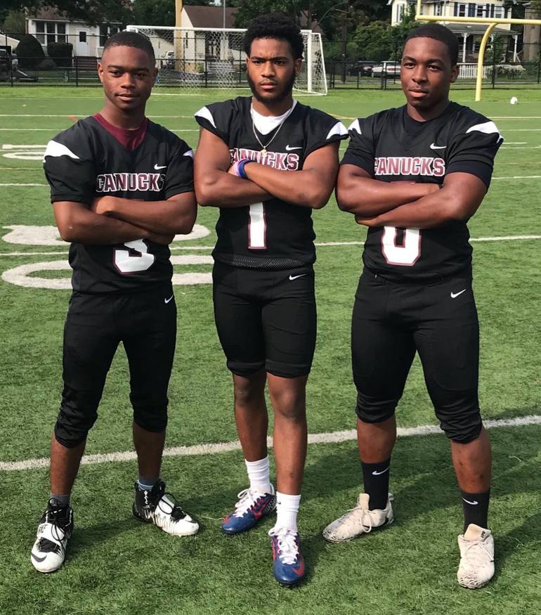 North Plainfield Football Canucks Fall To Cranford 42 13 Tapinto