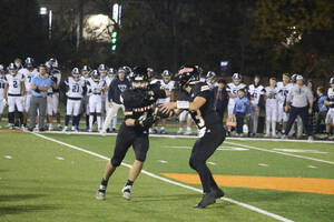 Carousel image 3fd72613907a45d2617a daniel amendola hands off to michael napolitano