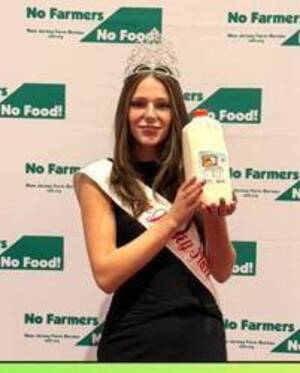 Carousel image 6e66ff1722529c27500d dairy princess with milk