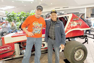 Carousel image 69dfafa06029b877f513 dirt central photo 1