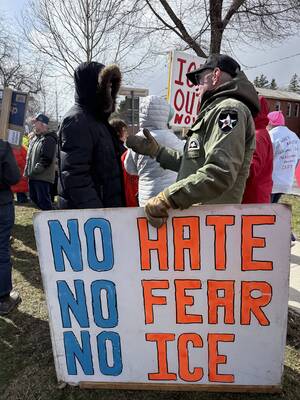 Carousel image 0b64a7d2a8894083b911 downpage photo 2