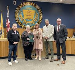 Carousel image 399377618c507b5cb0a4 donna1