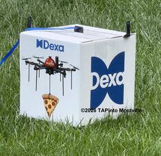 Carousel image clone 1728535 8840004d2a8d021abb91 dronepizzadeliveryintowacohw3