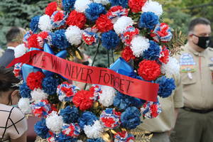 Carousel_image_80e28096f6452bd168db_edit_memorial_wreath