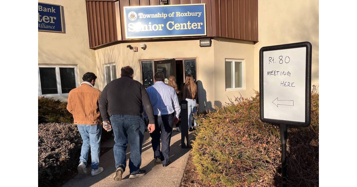 Meetng in Roxbury Sees No Emergency Money Offered to Businesses Harmed