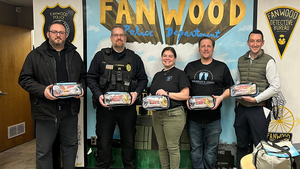 Carousel image 24d1d5aadefe32074643 fanwood pd officers with donation