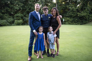 Carousel_image_9ca094f2c7f46ee66d97_family_wedding_photo_082220