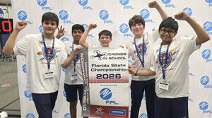 Carousel image a3b8cfe057698bb471b7 fau lab school drone 1