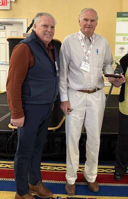 Carousel image 254370 ike eeney uckingham