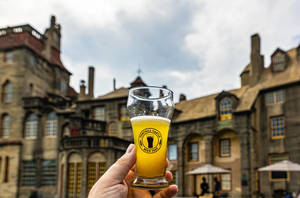 Carousel image 51e654 fonthill castle beer fest