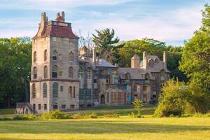 Carousel image a4724b onthill astle oylestown