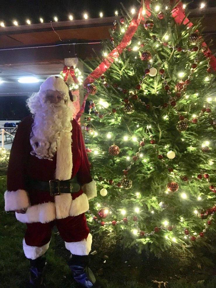 Wayne Elks Lodge Holds 2nd Annual Christmas Tree Lighting. TAPinto