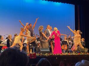 Carousel image 619635 ew ear s ve oncert