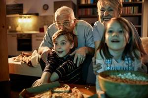 10 Easy Ways to Celebrate Grandparent’s Day With Loved Ones