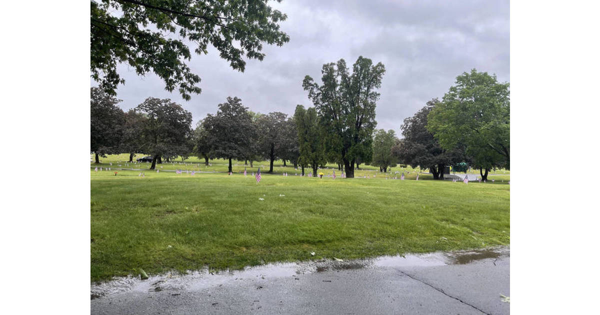 Kenilworth VFW to Honor Deceased Veterans by Placing Flags at Graceland