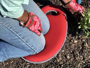 Carousel image 3d72c8a0f9c68f7e3ef1 garden longer 300dpi kneelo kneeler