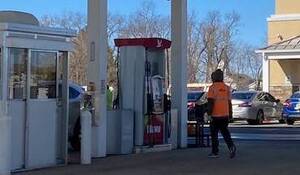 Carousel image 5a34b483827e55f7b5f7 gas station 