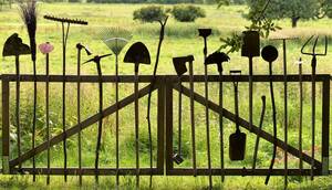 Carousel image 76e3e6a36489d8136927 garden tools