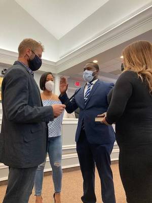 Carousel_image_8abab2a81a342cb6282b_gilot1