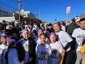Carousel image 94b6903f1fe93101dfbf girlsontherun2