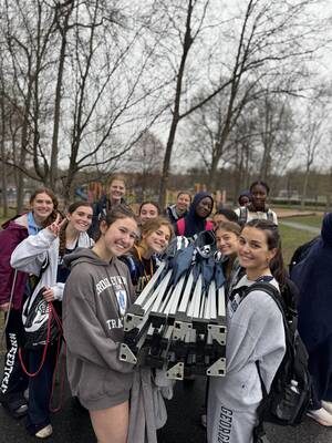 Carousel image b2089f6e9362a1e9f9dd girls team