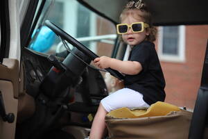 Carousel image b3dd35f127438a01a578 girl with sunglasses