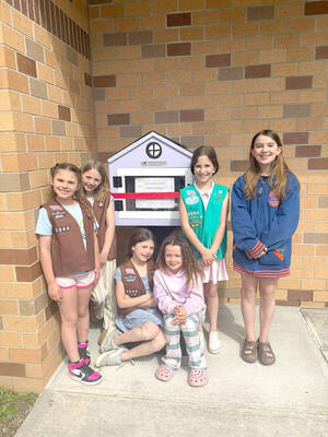 Carousel image e4ce1ecbd3398c8d927e girl scout troop establish first free little library in sharon springs photo
