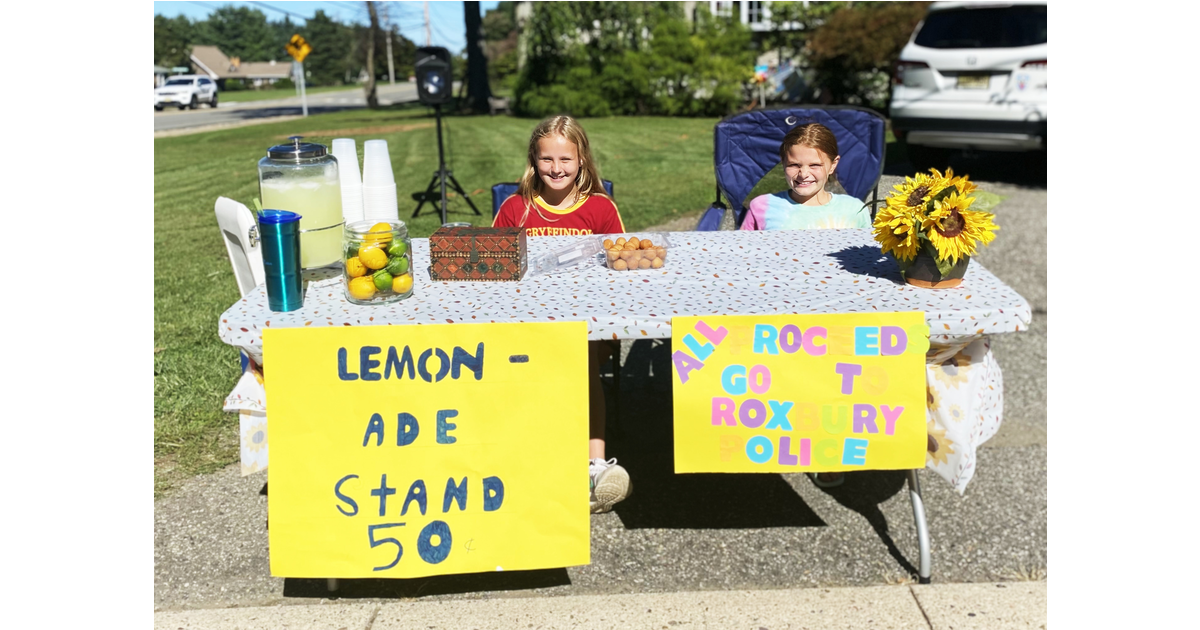 Succasunna Girls Thank Roxbury Police by Donating Lemonade Stand Money