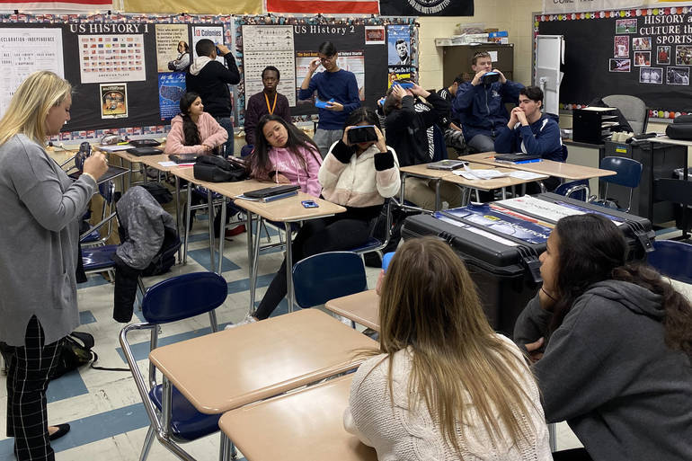 Gluck Narrates to class with Google Expeditions.jpg