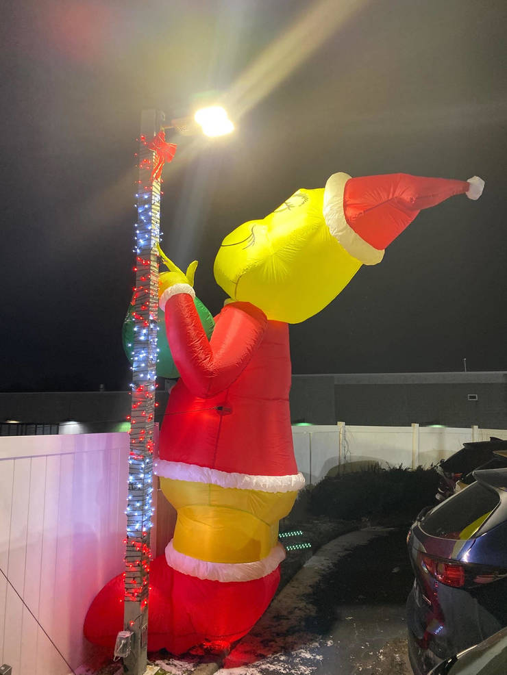 Grinched Lodi Dealership S Huge Inflatables Stolen Hours