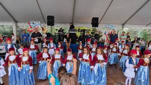 Carousel image clone 1722260 8b7dc877d9f7b26528f0 greekdancing