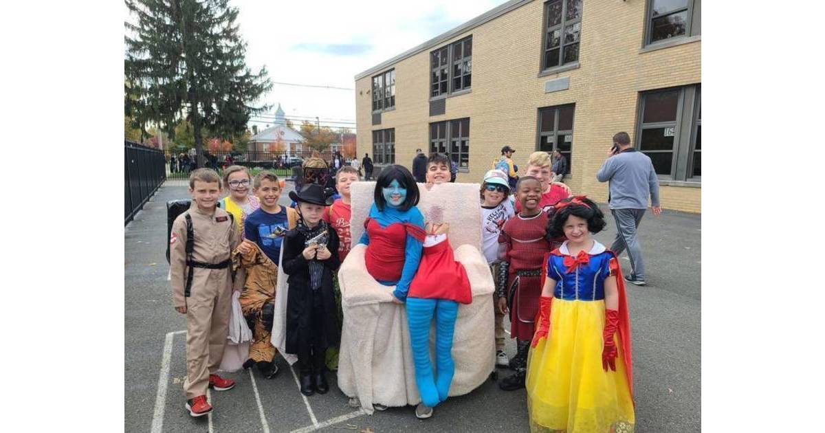 Kenilworth's Harding Elementary School Halloween Parade & Early
