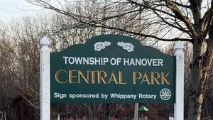 Carousel image 1f5ded4c202b043cd5cf hanover sign