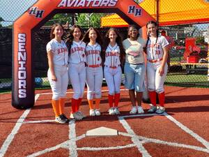 Carousel image 22f912ea7cde01e67ec1 hasbrouck heights sb seniors 2nd photo