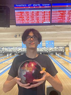 Carousel image a7ba914d1c122499737f hasbrouck heights will munoz with electronic score 300 game 800 series
