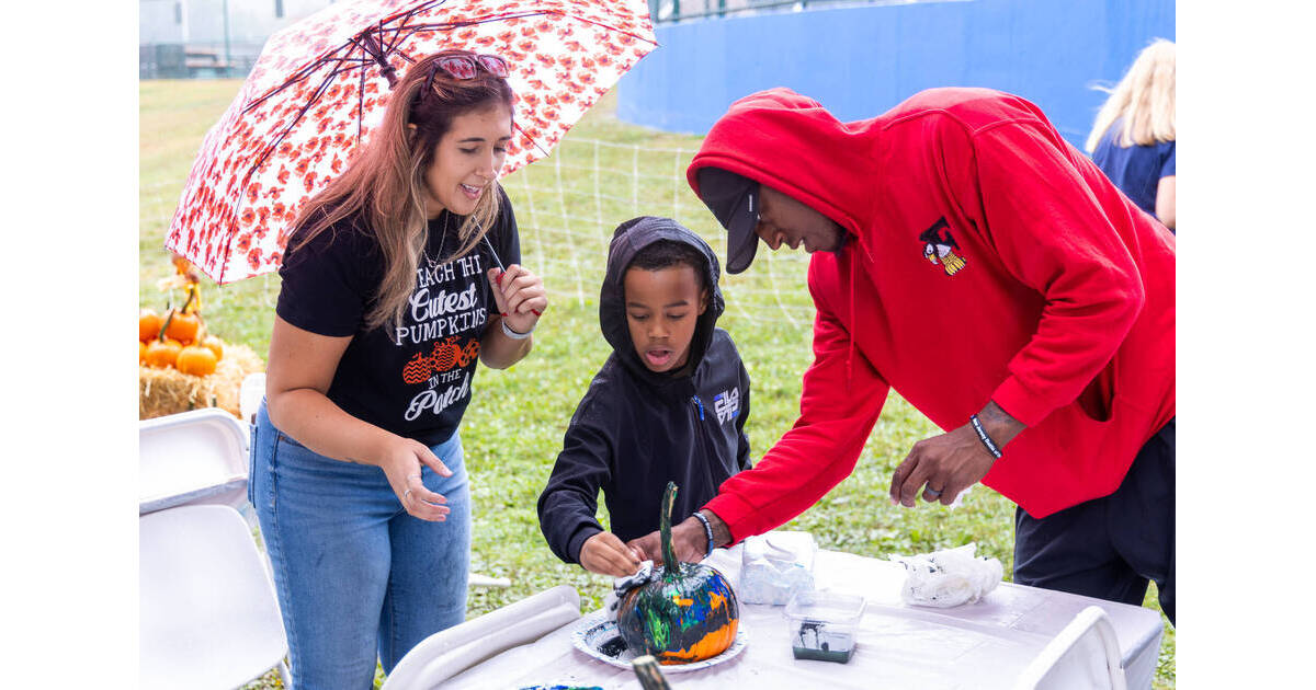 Pictures: Mayor Sends Out Big Thank You to Hawthorne Day Sponsors