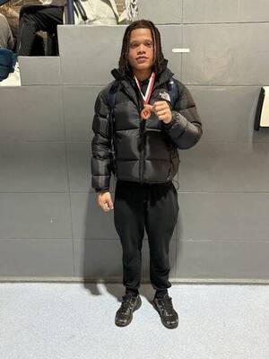 Carousel image 26a132cf8a824e27749a hc5uppqasaa3p1o