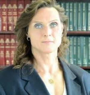 Carousel_image_5a23b31236498432a48e_heather_darling_surrogate