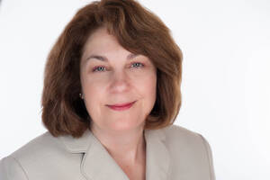 Carousel image 8e1324677b6ccbe1eaa1 heather andersen headshot