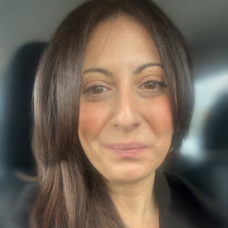 Carousel image b06358e292e0634d311a headshot lauren kurzius