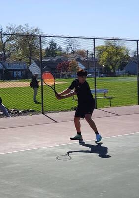Carousel image 0e697e1fce4f921fb6a9 hh tennis